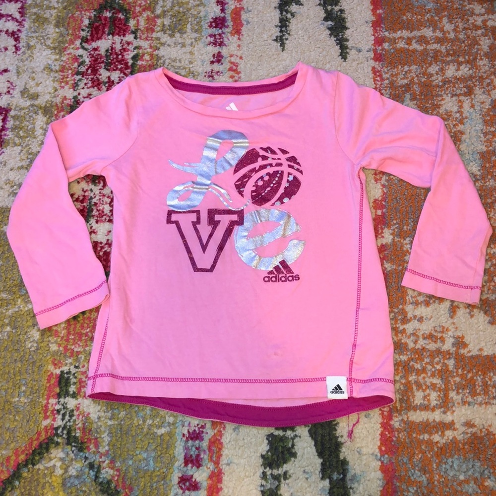 🧜🏼‍♀️3 for $15 item!🧜🏼‍♀️ Adidas tee